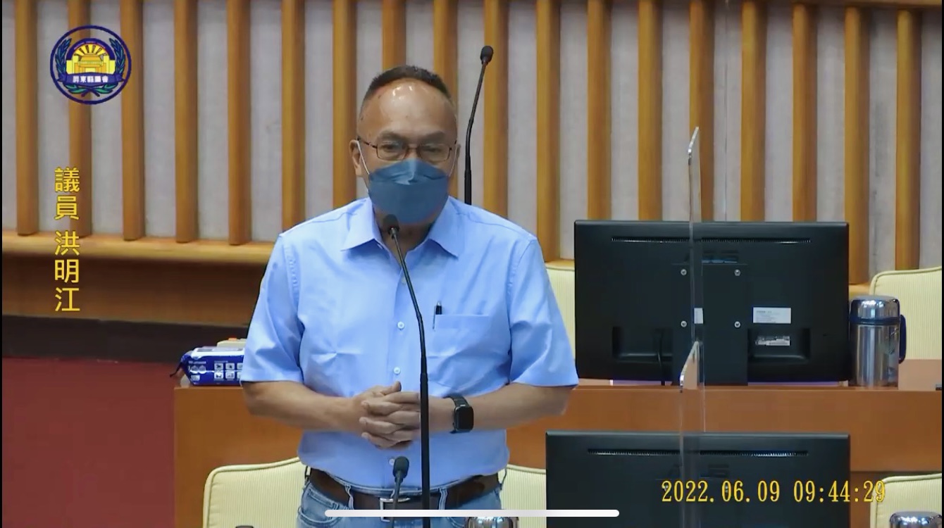 一、打造「東港溪流域觀光帶」品牌形象
二、農糧問題就是國安問題「正視國產稻米生產」
三、留縣就業與低薪
四、推動屏東「軌道產業與技職教育」
五、降低幼教師生比